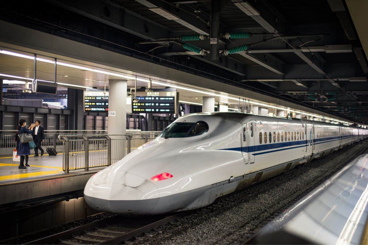 Shinkansen Train in Tokyo | How to get around Japan